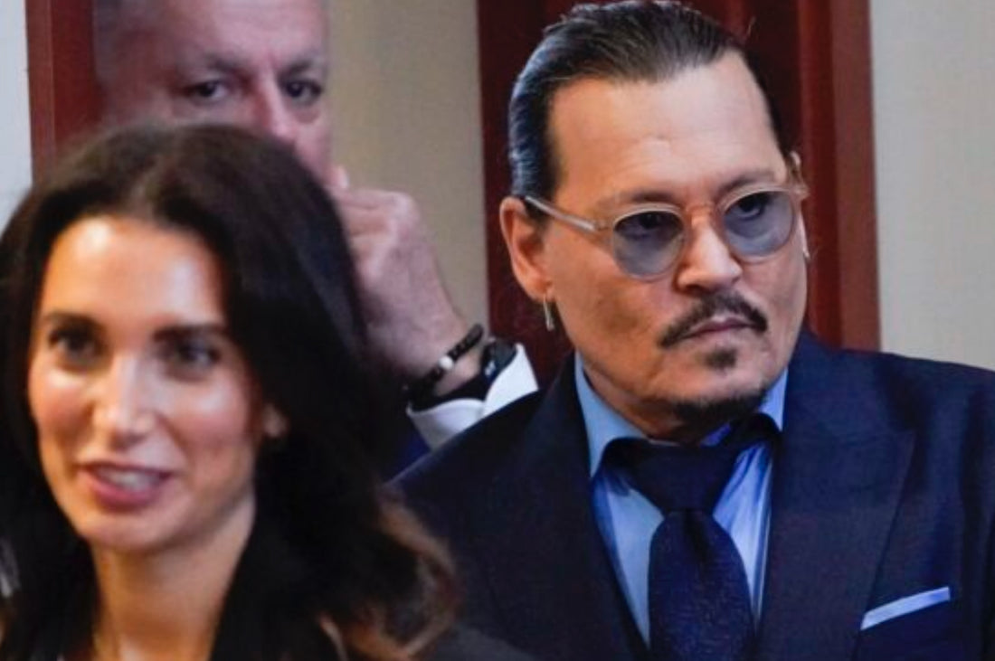 ¿Ha encontrado Johnny Depp el amor en su bufete de abogados?