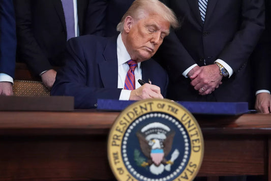 Trump amenaza con romper la alianza Delta-Aeroméxico y restringir los vuelos desde México