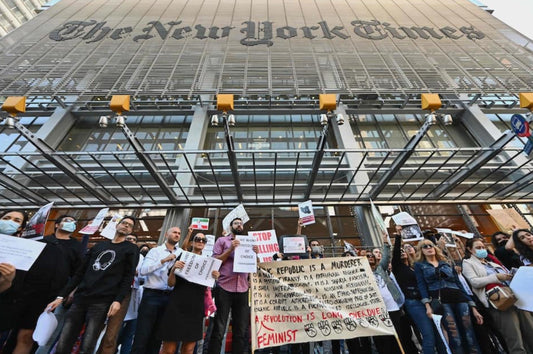 Manifestación en Nueva York a favor de las mujeres y contra el New York Times