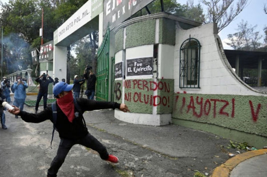 Nuevos enfrentamientos con la policía en México por la desaparición de estudiantes