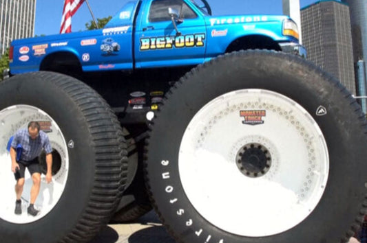 5 toneladas y ruedas más grandes que un ser humano: el Bigfoot 20 es el primer monster truck eléctrico.